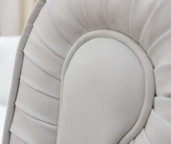 DIVANO 3 POSTI CHESTERFIELD IN ECOPELLE BIANCO - immagine 4
