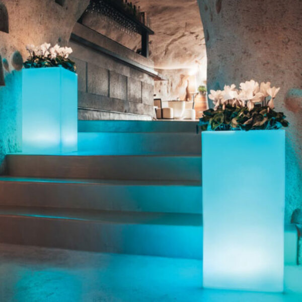 VASO LUMINOSO OCTANS 80 h CON LED MULTICOLOR E BATTERIA SOLARE - immagine 2